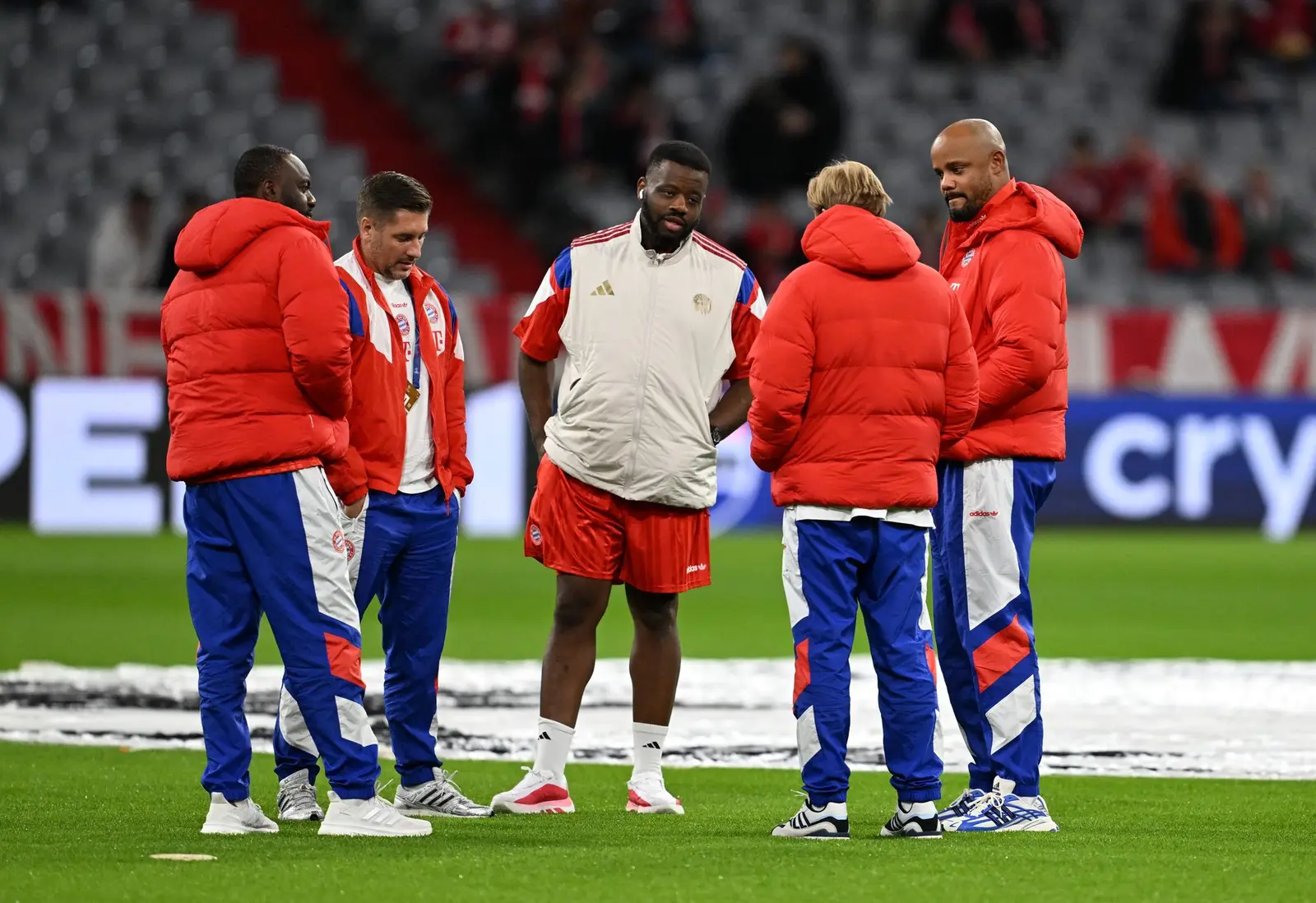 Bayern Munchen pierde antrenorul Vincent Kompany pentru câteva săptămâni din motive medicale