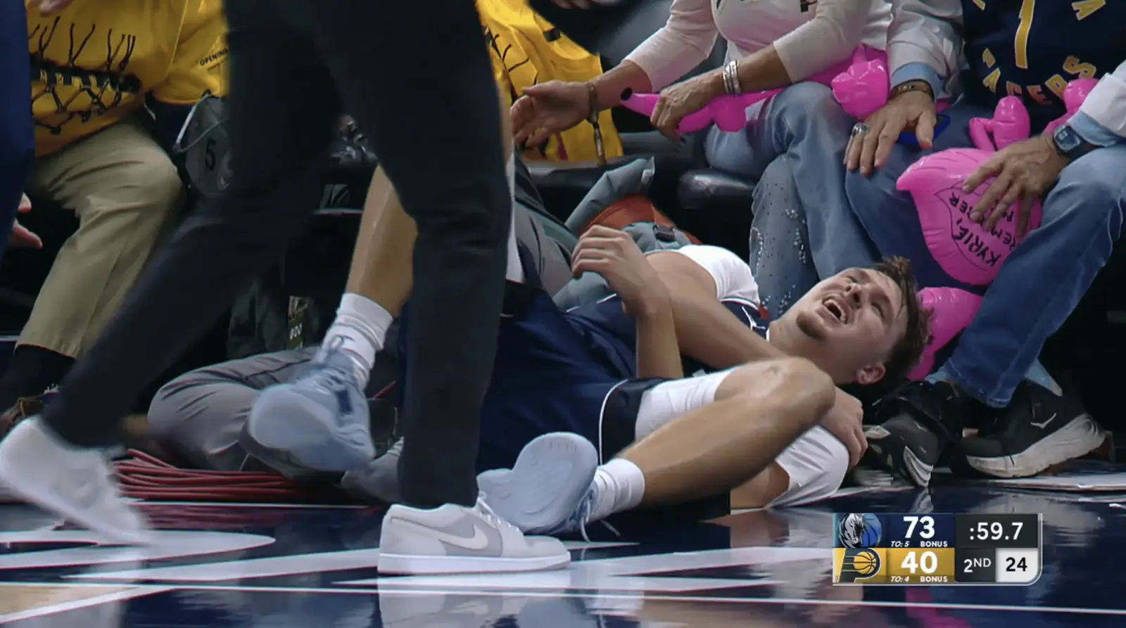 Flagg rănit la umăr în lovitura Flagrant-1 a Pacers