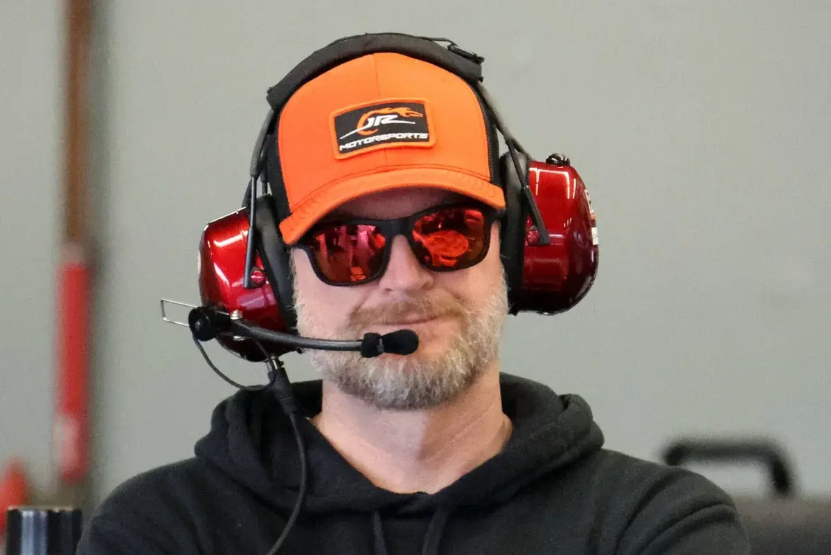 Dale Jr. și victoria cu gust amestecat la Talladega