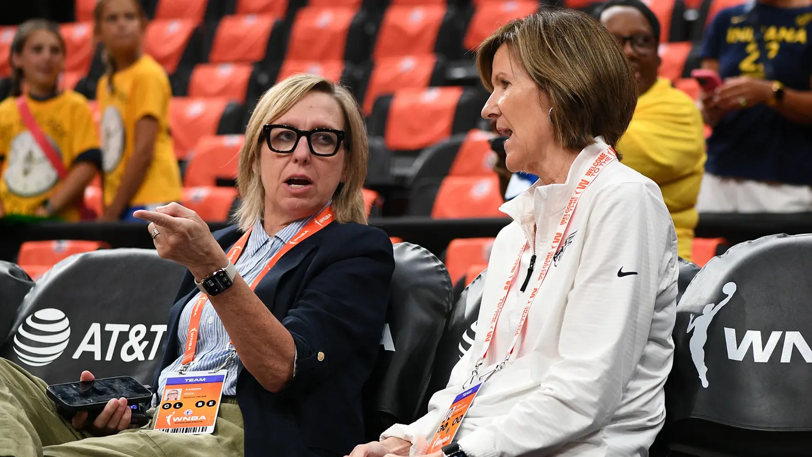 Indiana Fever: Kelly Krauskopf pleacă, Amber Cox este demisă