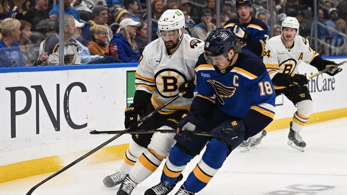 Hofer cu 31 parări: Blues-ul bate Bruins-ul cu 4-1