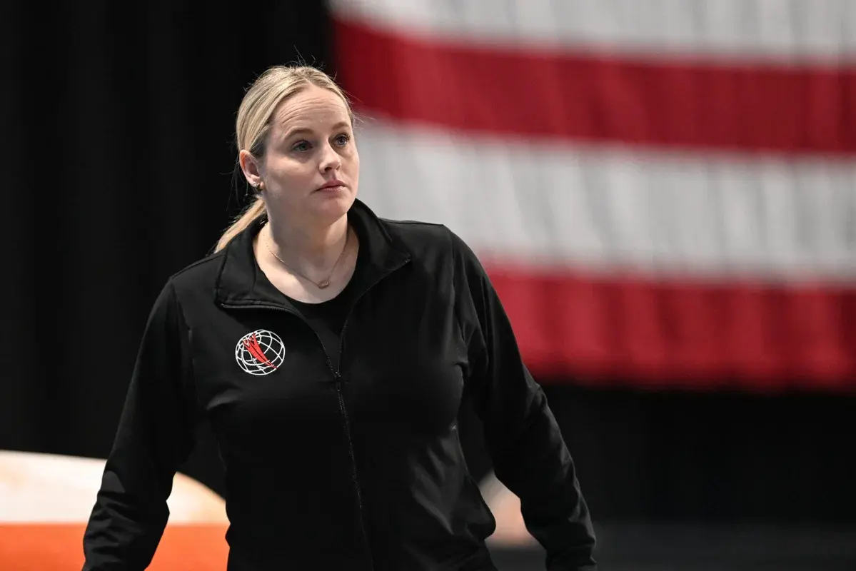 Simone Biles Ex-coach vorbește despre Olympic Alternate NCAA interdicția de comunicare